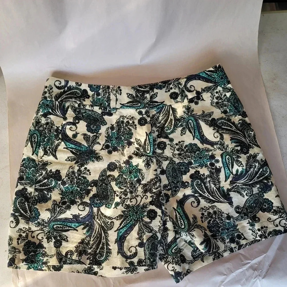 Ann Taylor Loft Shorts Women's Linen Cotton Flat Front Green White Paisley Sz 2 - Picture 1 of 11